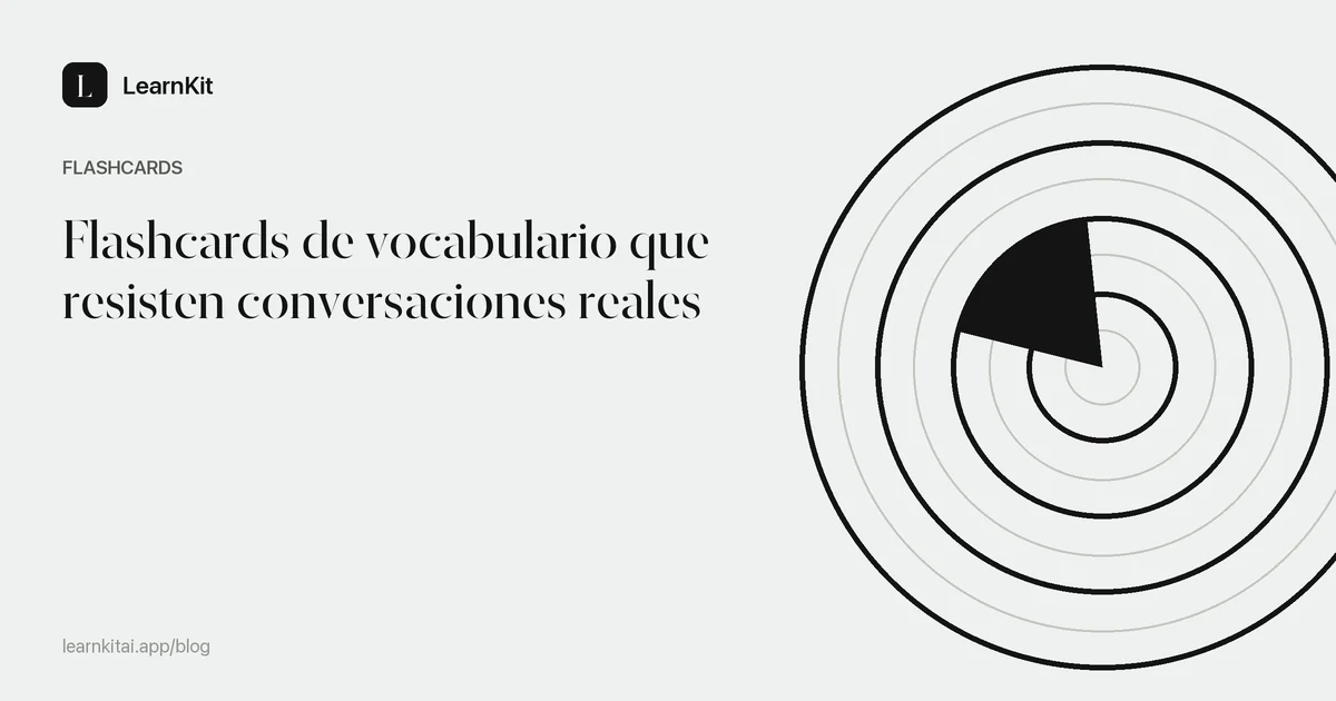 El título Flashcards de vocabulario que resisten conversaciones reales sobre un patrón monocromo y sereno