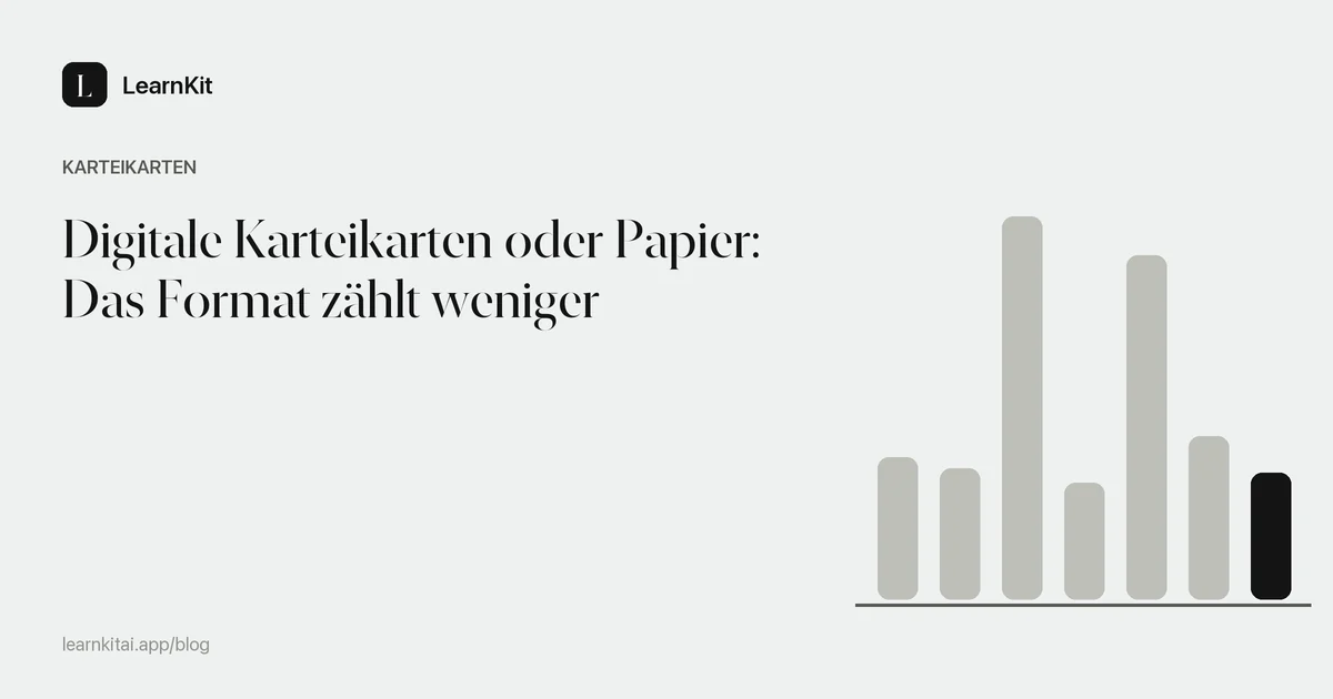 Der Titel Digitale Karteikarten oder Papier: Das Format zählt weniger vor einem ruhigen, einfarbigen Muster